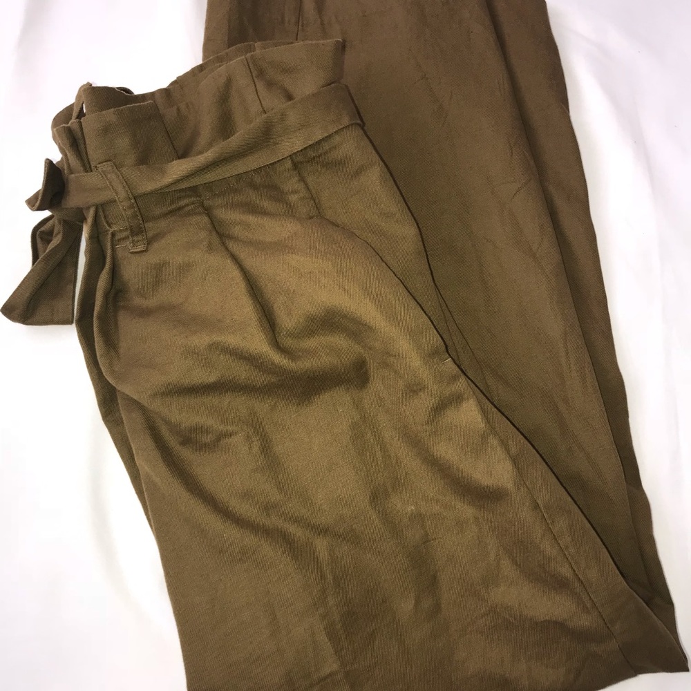 Zara brown pants w/ cute belt & ruffled waistline